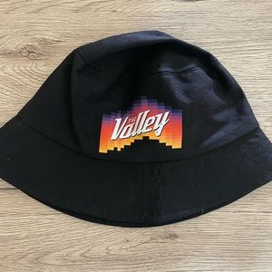Suns “The Valley” bucket hat